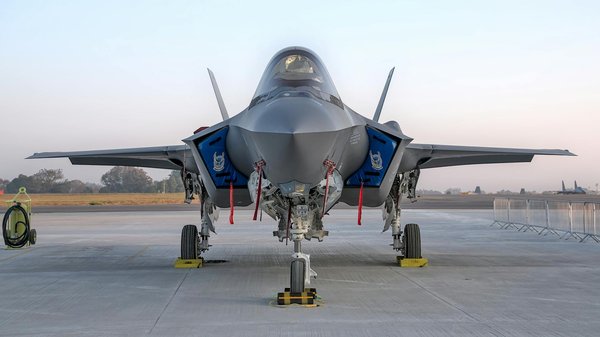 Évaluation Créative et Approfondie d'une Couverture de Magazine de Mode